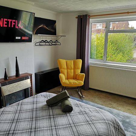 Mossbank House Luton Airport Hotell Exteriör bild